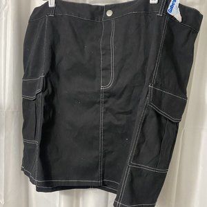 RUE 21 BLACK SKIRT SIZE 4X NEW WITH POCKETS